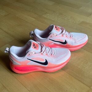 Nike Vomero 18